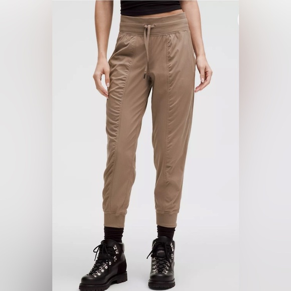 Lululemon Dance Studio Mid-Rise Jogger 7/8 Length - Picture 1 of 8